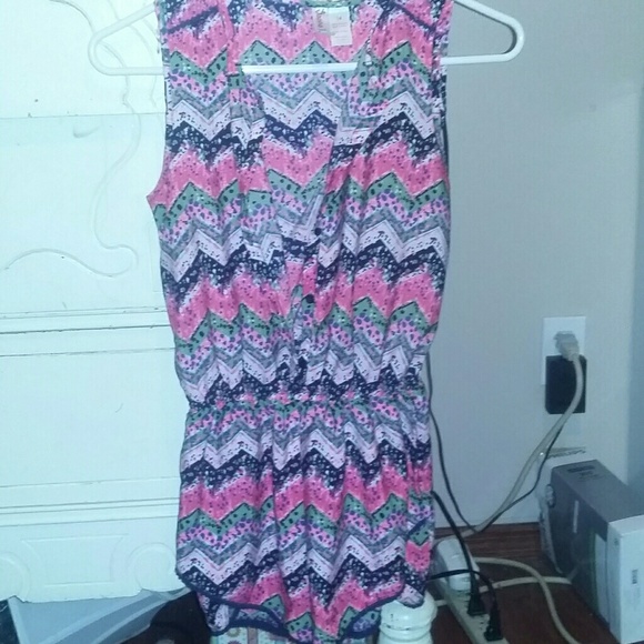 romper. - Picture 1 of 1